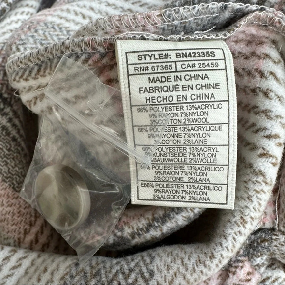 Steve Madden NWOT High Noon Cozy Gray Pink Plaid Flannel Sherpa Shacket Medium - Picture 9 of 10